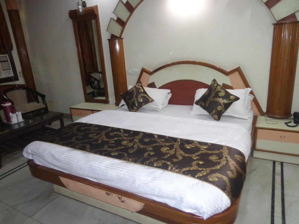 Hotel De Holiday International @ New Delhi Station Exterior foto